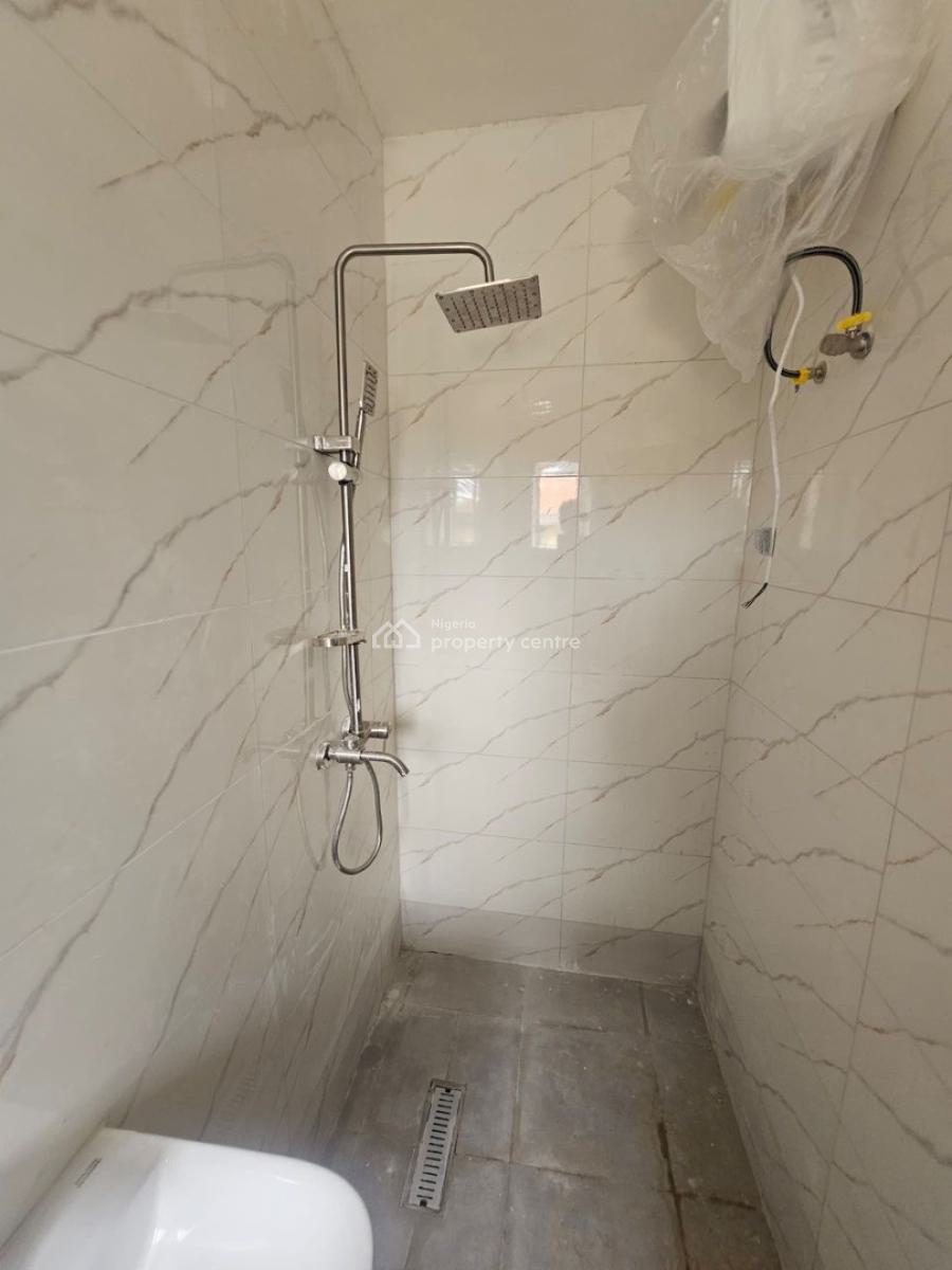Exquisite Built 3 Bedroom Apartment with a Bq, Gbagada, Lagos, Flat / Apartment for Sale