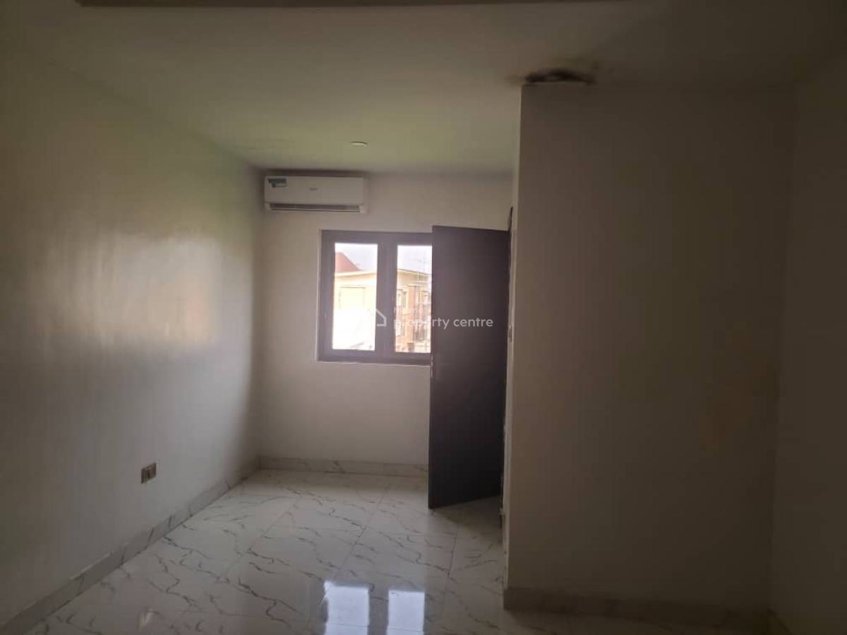 4bedroom Terrace Duplex with Bq, Osapa, Lekki, Lagos, Terraced Duplex for Sale