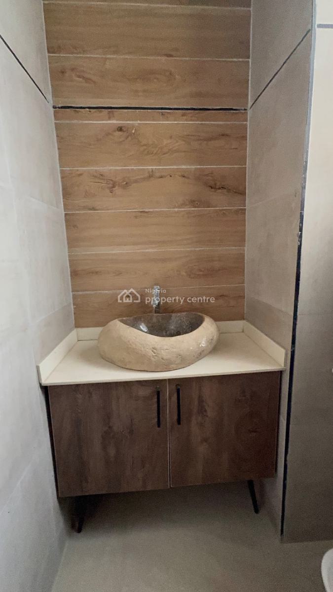 Fully Furnished Luxury 3bedroom Apartments in an Upscale Neighborhood, Guzape, Guzape District, Abuja, Flat / Apartment for Sale