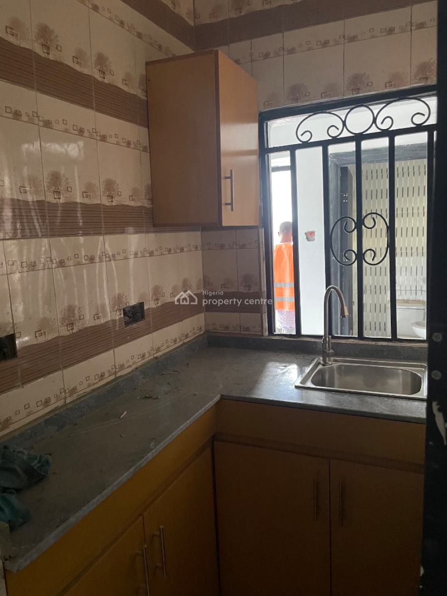 a Newly Renovated 2-bedroom Bungalow En-suite with Seprete Mater, Off Estate Road Alapere, Alapere, Ketu, Lagos, Flat / Apartment for Rent