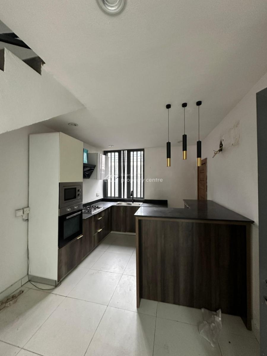 Well Finished Serviced 2 Bedroom Terrace with a Room Bq, Lekki Phase 1, Lekki, Lagos, Terraced Duplex for Rent