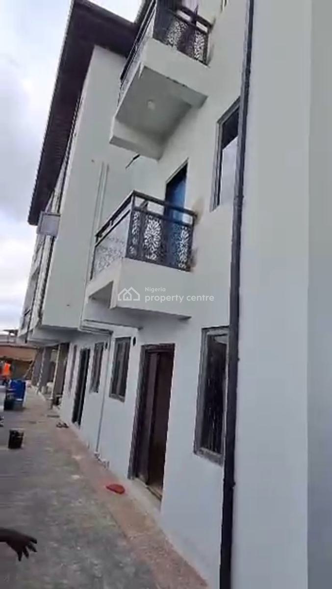 2 Bedroom Apartment, Gra Phase 1, Magodo, Lagos, Flat / Apartment for Sale