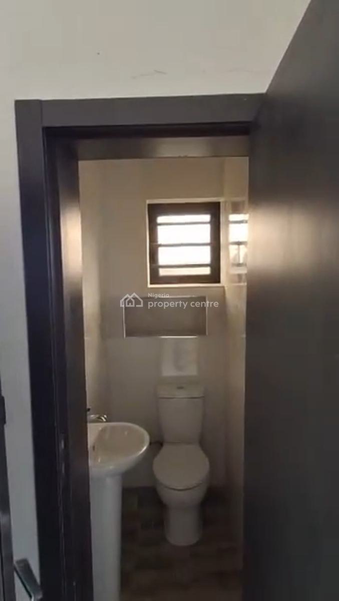 2 Bedroom Apartment, Gra Phase 1, Magodo, Lagos, Flat / Apartment for Sale