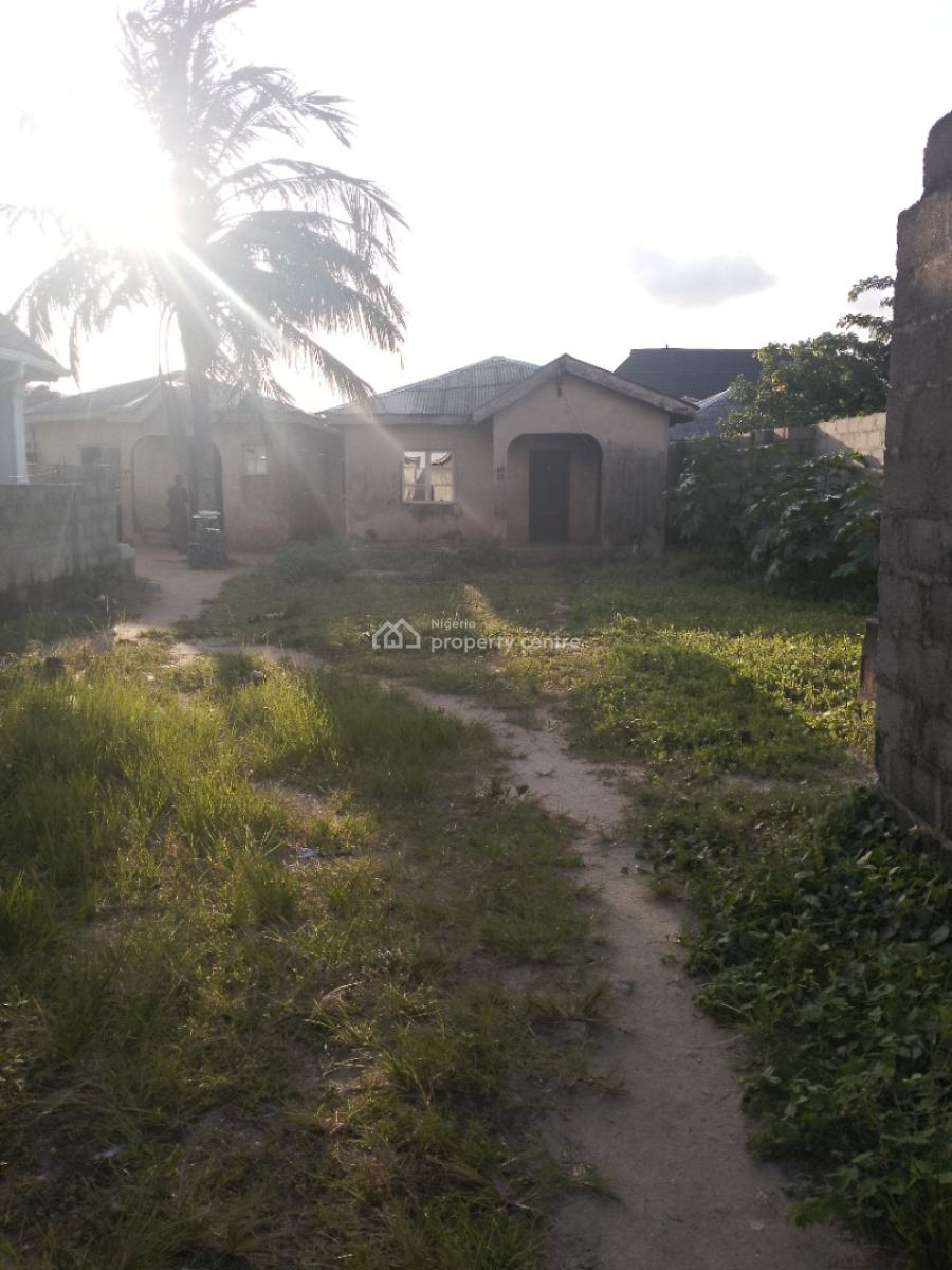 2 Bedrooms Bungalow, Macaulay, Off Bayeku Road, Igbogbo, Ikorodu, Lagos, Detached Bungalow for Sale