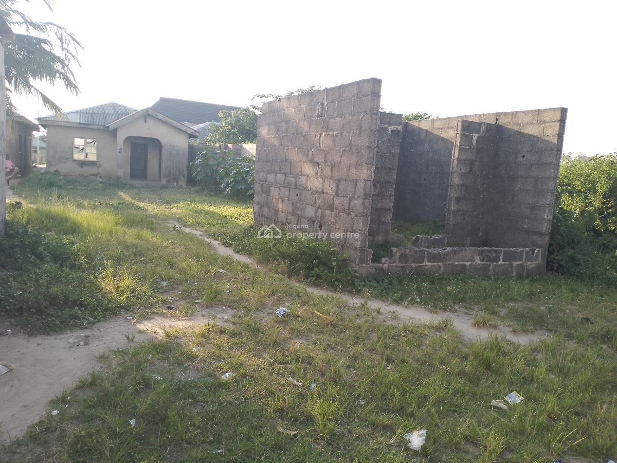 2 Bedrooms Bungalow, Macaulay, Off Bayeku Road, Igbogbo, Ikorodu, Lagos, Detached Bungalow for Sale