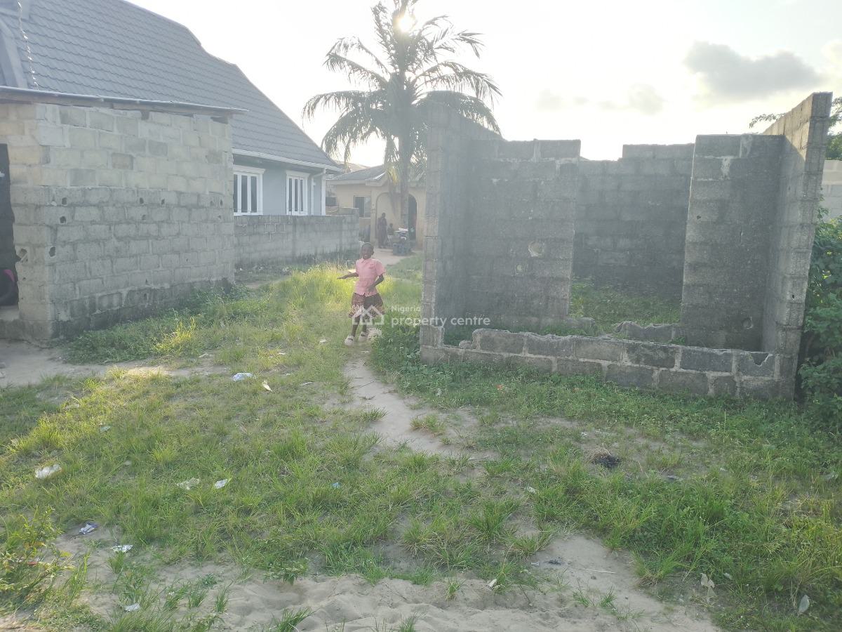 2 Bedrooms Bungalow, Macaulay, Off Bayeku Road, Igbogbo, Ikorodu, Lagos, Detached Bungalow for Sale
