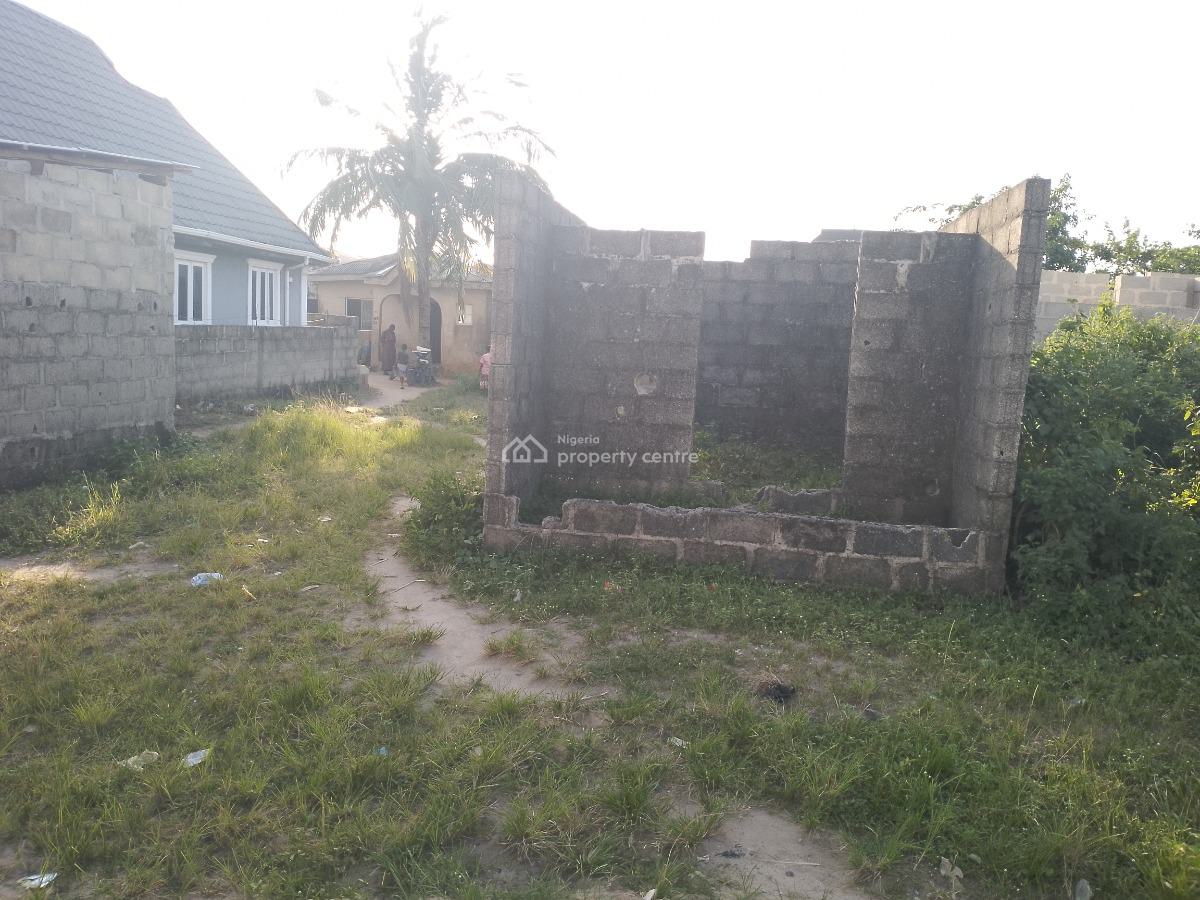 2 Bedrooms Bungalow, Macaulay, Off Bayeku Road, Igbogbo, Ikorodu, Lagos, Detached Bungalow for Sale