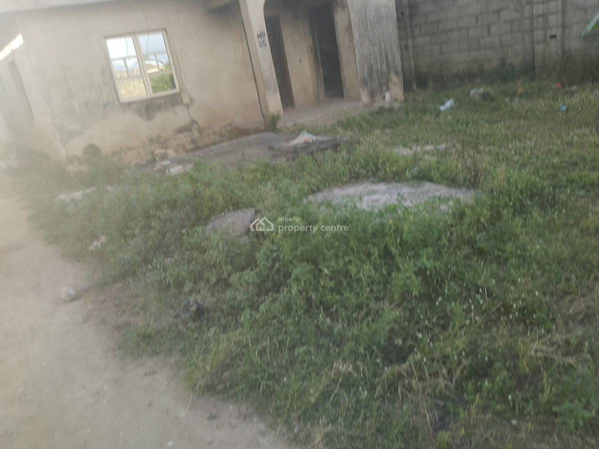 2 Bedrooms Bungalow, Macaulay, Off Bayeku Road, Igbogbo, Ikorodu, Lagos, Detached Bungalow for Sale