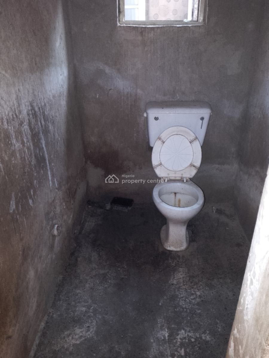 2 Bedrooms Bungalow, Macaulay, Off Bayeku Road, Igbogbo, Ikorodu, Lagos, Detached Bungalow for Sale