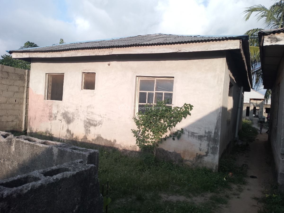 2 Bedrooms Bungalow, Macaulay, Off Bayeku Road, Igbogbo, Ikorodu, Lagos, Detached Bungalow for Sale