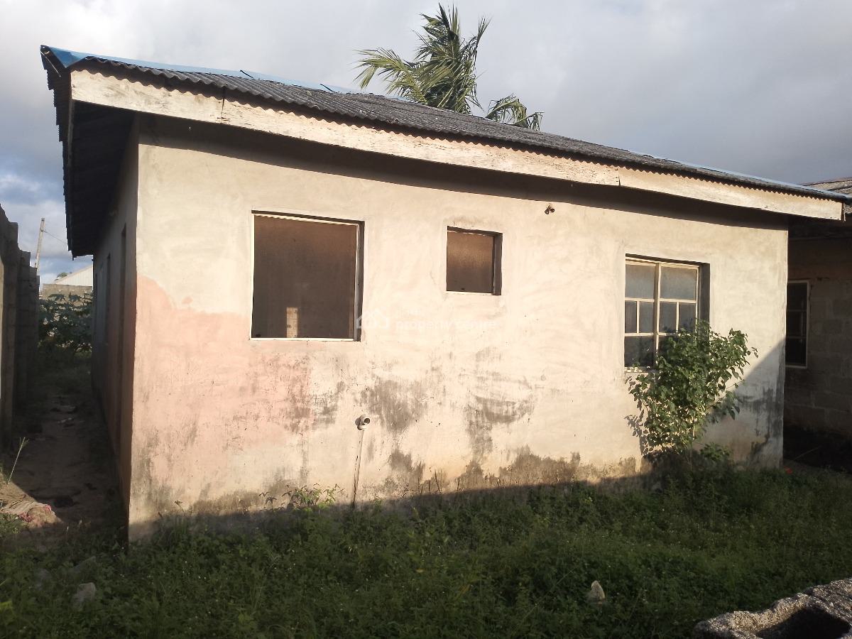 2 Bedrooms Bungalow, Macaulay, Off Bayeku Road, Igbogbo, Ikorodu, Lagos, Detached Bungalow for Sale