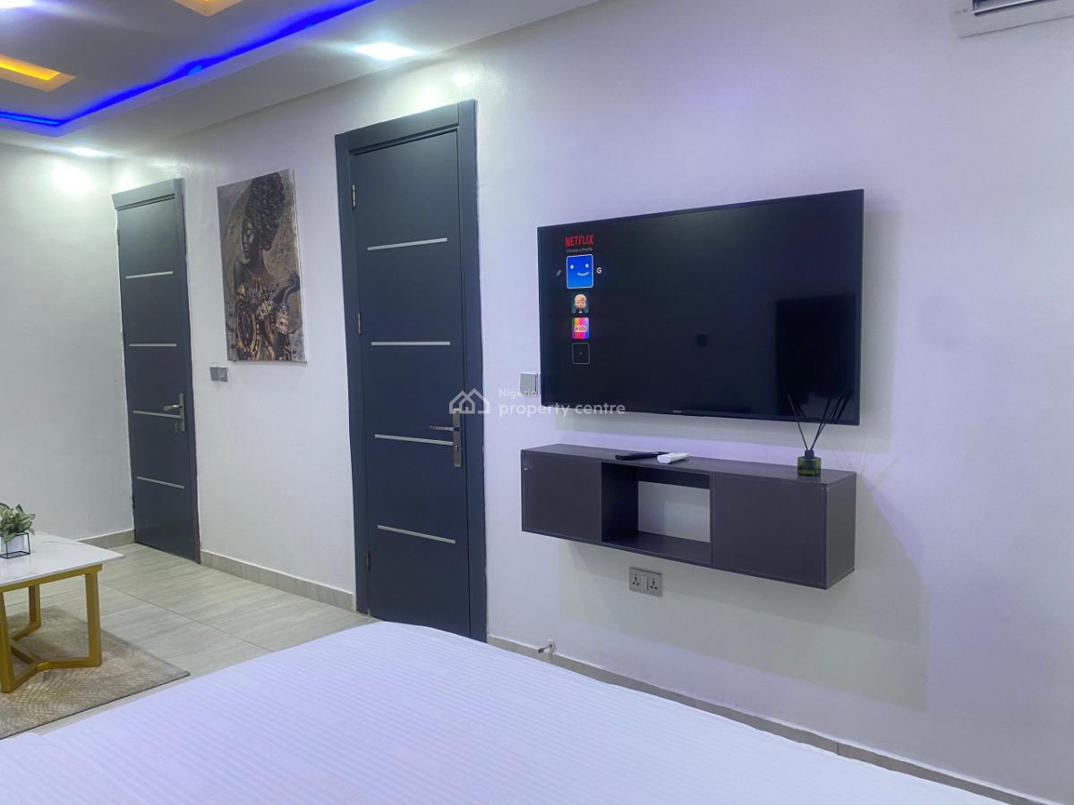 Cozy 2 Bedroom Apartment with Rooftop, Off Freedom Way, Lekki Phase 1, Lekki, Lagos, Flat / Apartment Short Let