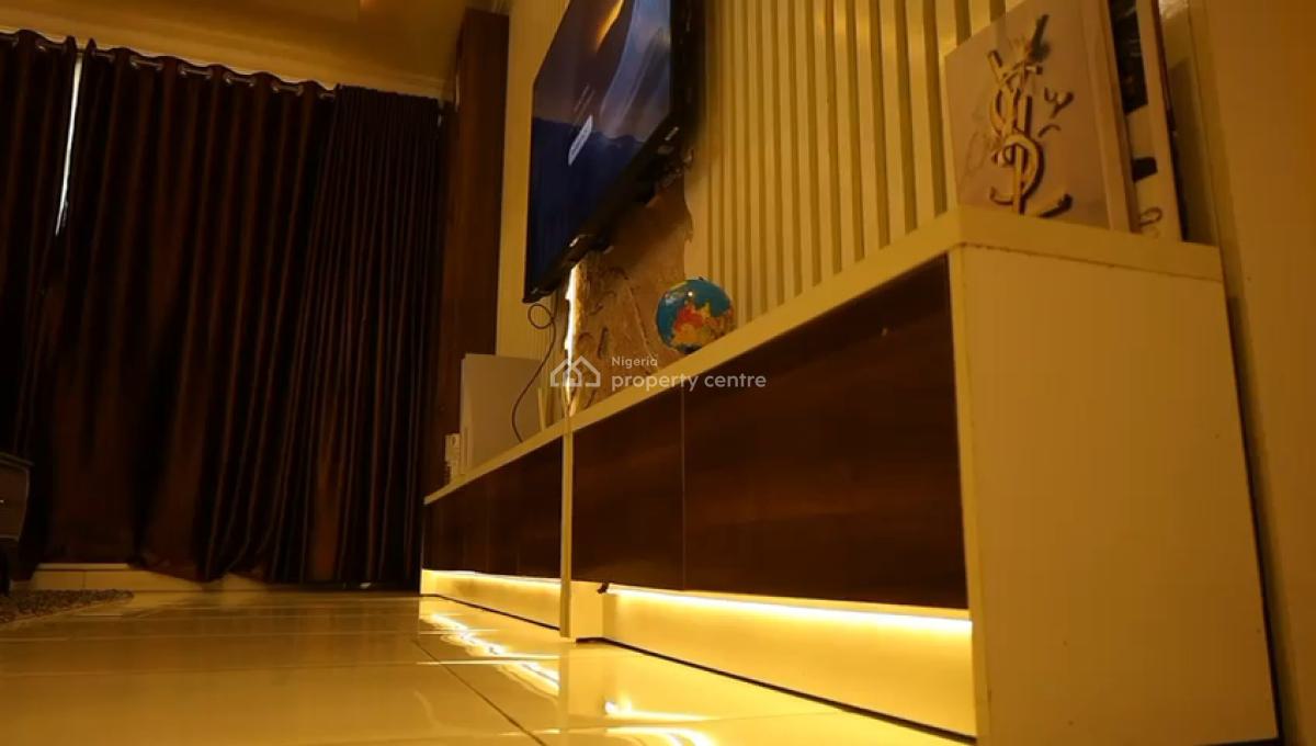 1 Unit of Beautiful 3 Bedroom Apartment with  Ps5, Cadogan Place Estate, Osapa London, Osapa, Lekki, Lagos, Flat / Apartment Short Let