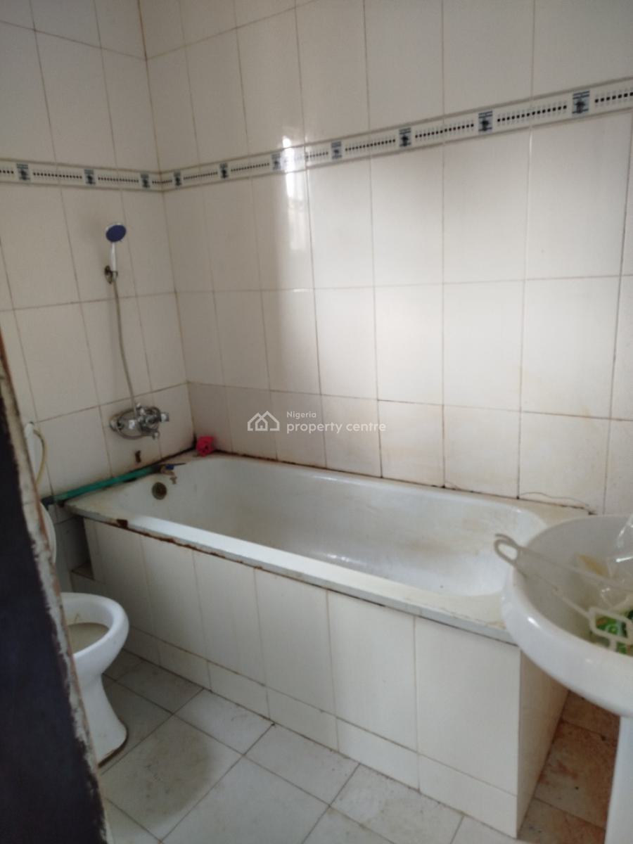 3 Bedroom Apartment Downstairs, Ado Road, Ajah, Lagos, Flat / Apartment for Rent