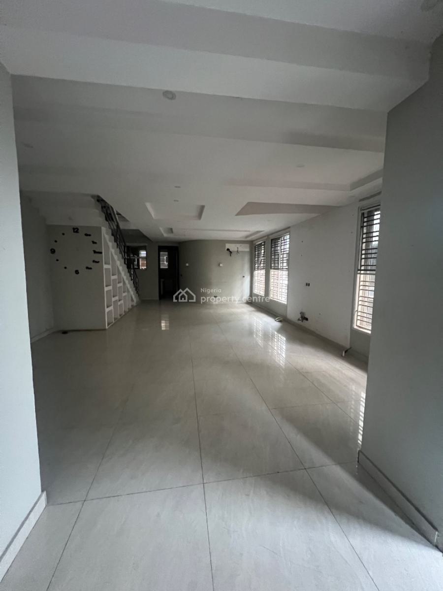 Well Maintained 5 Bedroom Semi Detached, Osapa London, Osapa, Lekki, Lagos, Semi-detached Duplex for Sale