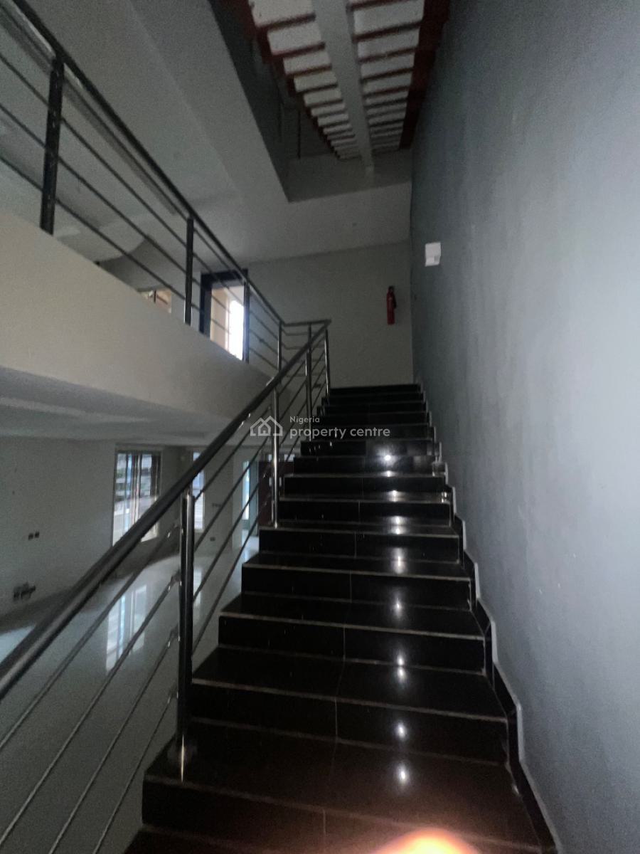 Well Maintained 5 Bedroom Semi Detached, Osapa London, Osapa, Lekki, Lagos, Semi-detached Duplex for Sale