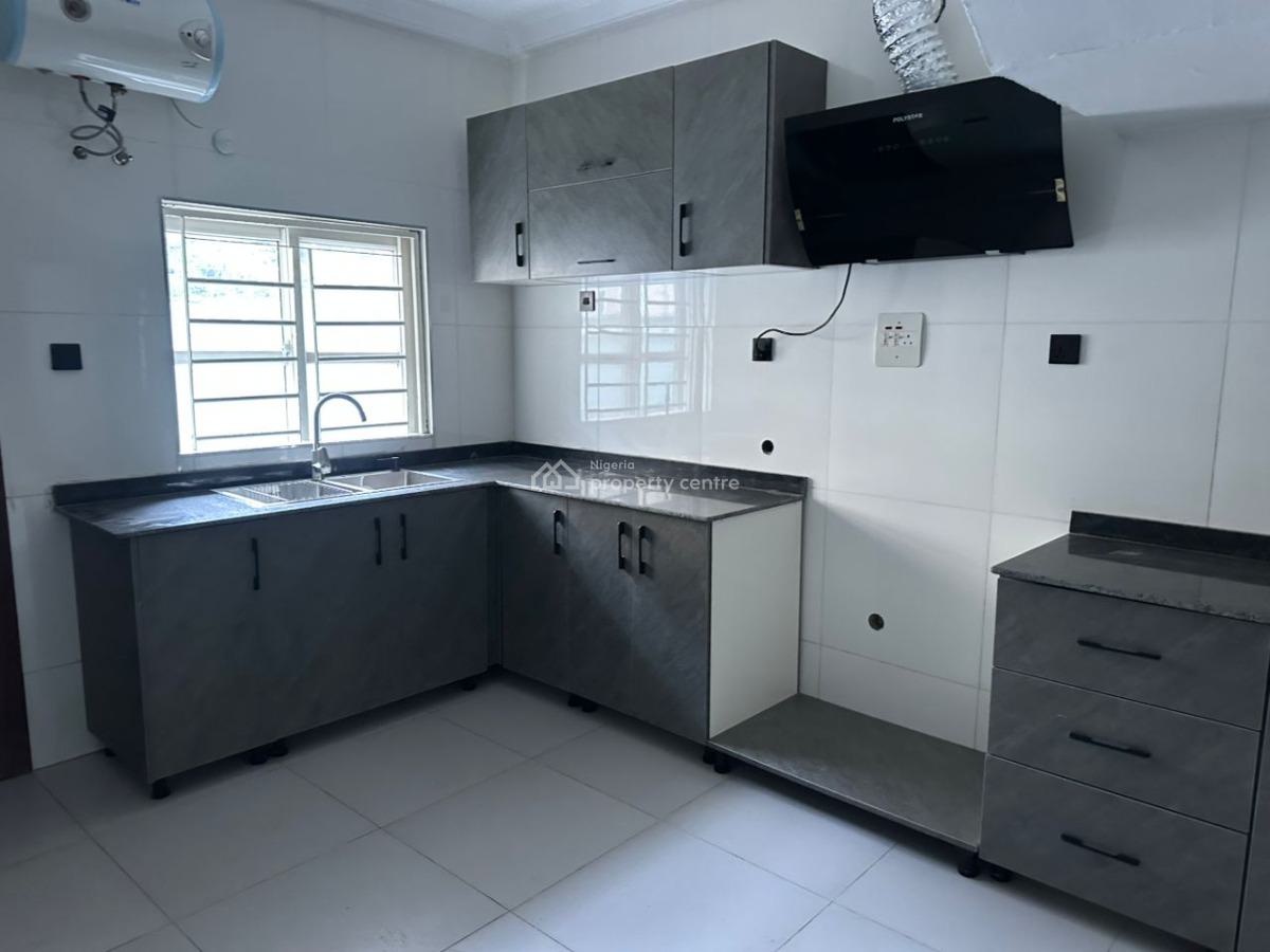 5 Bedrooms Terraced Duplex with a Bq, Oladipo Diya Street, Gaduwa, Abuja, Terraced Duplex for Rent