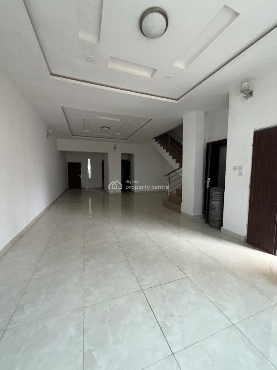 Standard 4 Bedroom with Bq, Guzape District, Abuja, Terraced Duplex for Rent