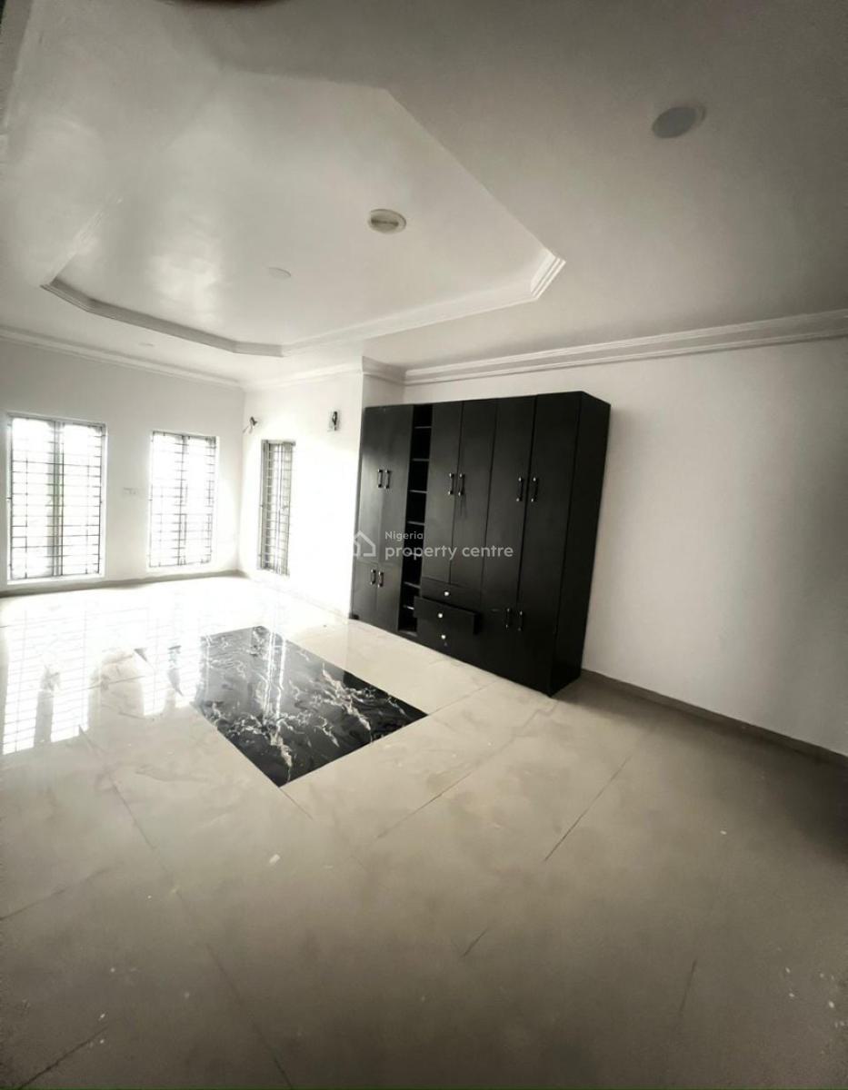 Spacious Beautiful 2 Bedroom Flat Upstairs, Chisco, Ikate, Lekki, Lagos, Flat / Apartment for Rent