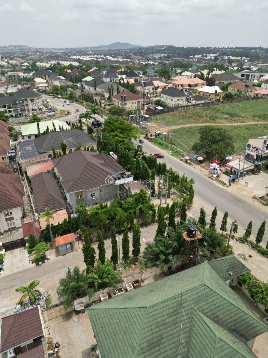 20-room Hotel, Gwarinpa, Abuja, Hotel / Guest House for Sale