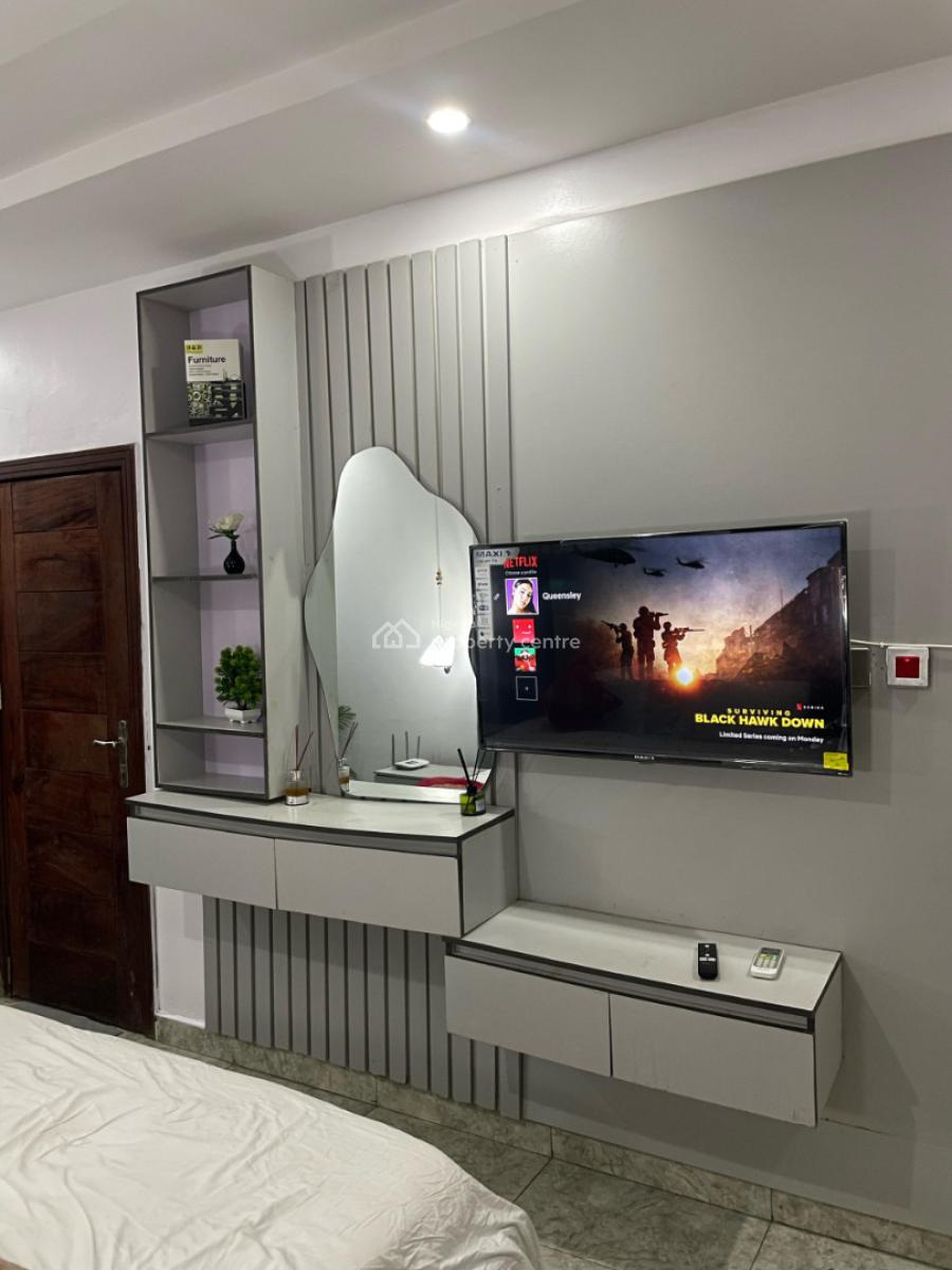 Tomi Cozy One Bedroom Flat + Ps4, 247 Power, Massive Balcony & Pool, Ikate, Lekki, Lagos, Mini Flat (room and Parlour) Short Let
