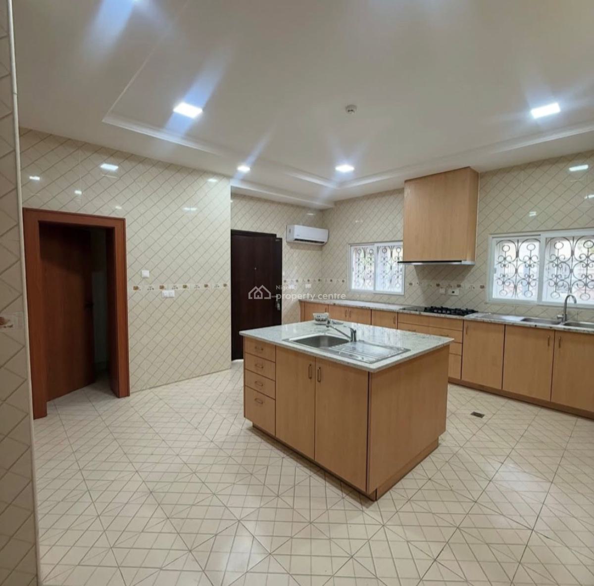Ambassadorial 5 Bedrooms Serviced Detached Duplex, Bq, Cctv, Box / Laundry, Maitama District, Abuja, Detached Duplex for Sale