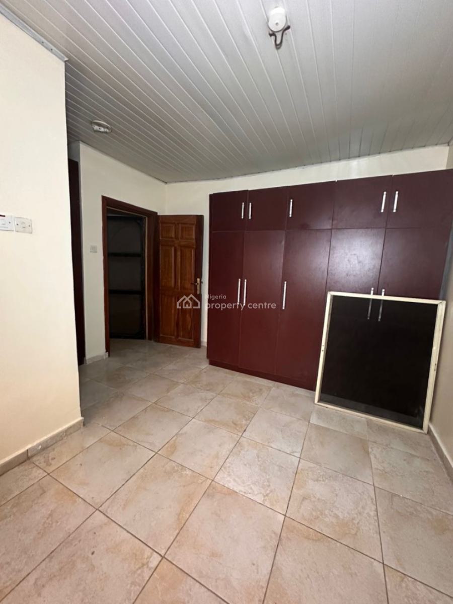 3 Bedroom Apartment in a Spacious Compound, Agungi, Lekki, Lagos, Flat / Apartment for Rent