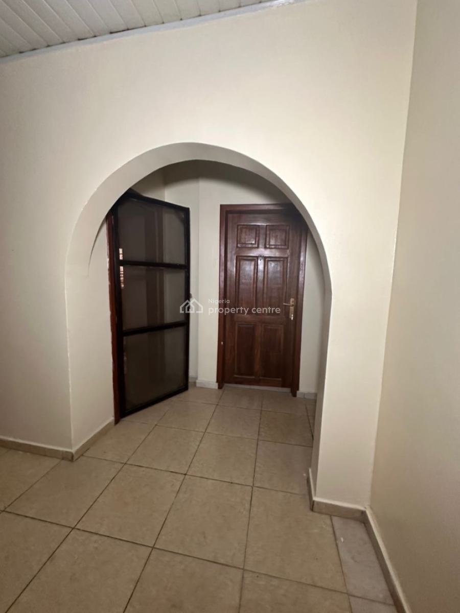 3 Bedroom Apartment in a Spacious Compound, Agungi, Lekki, Lagos, Flat / Apartment for Rent