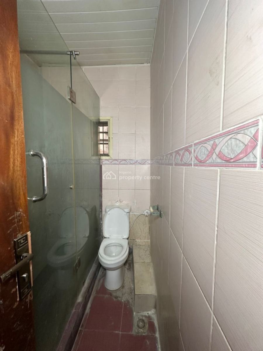 3 Bedroom Apartment in a Spacious Compound, Agungi, Lekki, Lagos, Flat / Apartment for Rent