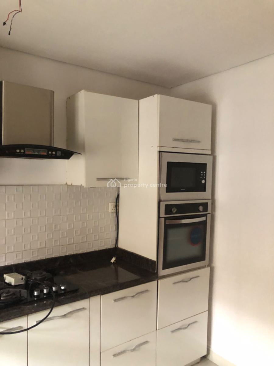 Newly Renovated 2 Bedroom Apartment, Richmond Gate Estate 1, Ikate, Lekki, Lagos, Flat / Apartment for Sale