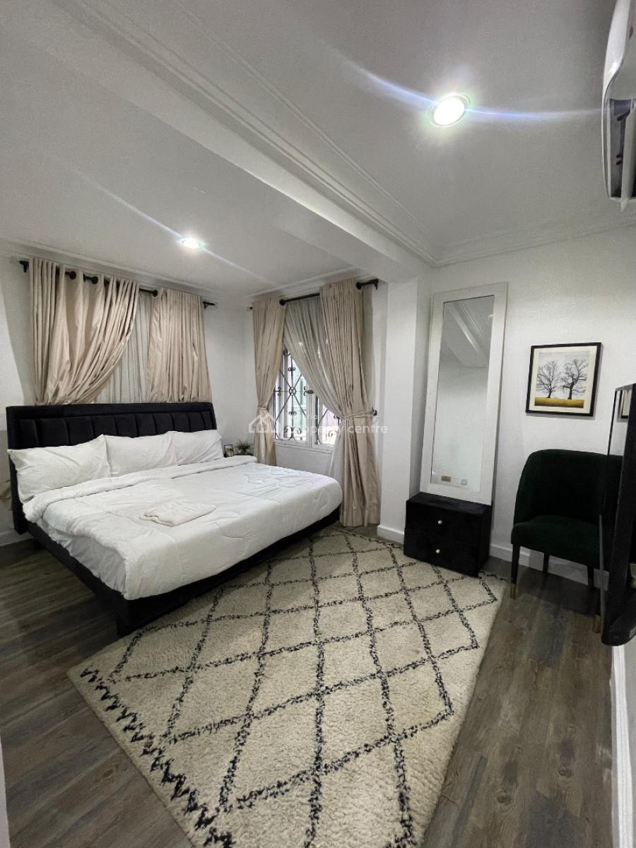 Newly Out 3 Bedroom Apartment +bq, Lekki Phase 1, Lekki, Lagos, Flat / Apartment for Rent