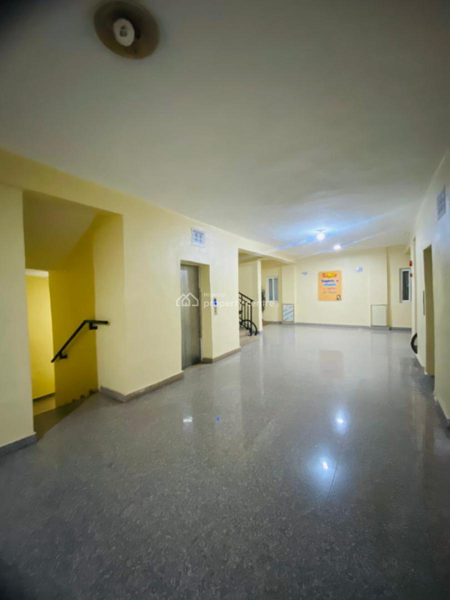 Spacious Well Maintained 3 Bedroom Apartment with Bq on The 4th Floor, Primewater Garden Estate, Lekki, Lagos, Flat / Apartment for Rent