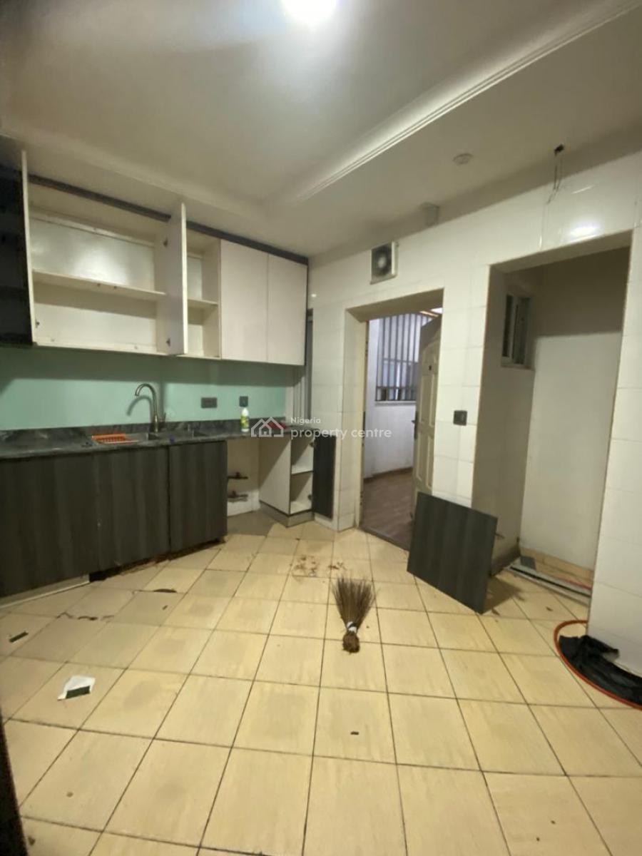 Spacious Well Maintained 3 Bedroom Apartment with Bq on The 4th Floor, Primewater Garden Estate, Lekki, Lagos, Flat / Apartment for Rent