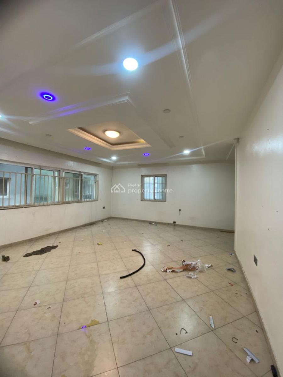 Spacious Well Maintained 3 Bedroom Apartment with Bq on The 4th Floor, Primewater Garden Estate, Lekki, Lagos, Flat / Apartment for Rent