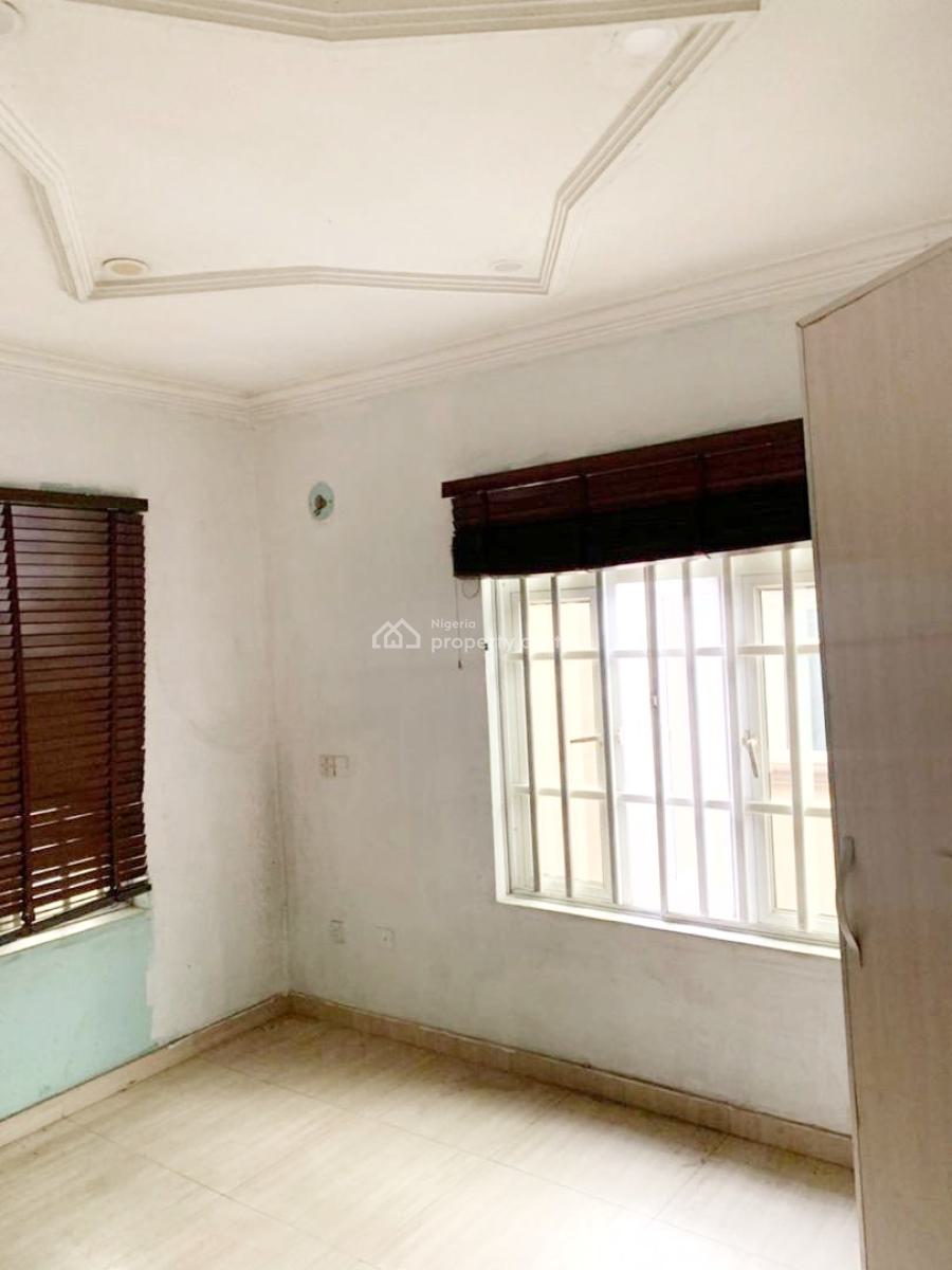 a Well Maintained Spacious 4 Bedroom Semi Detached Duplex, Omole Phase 2, Ikeja, Lagos, Semi-detached Duplex for Sale