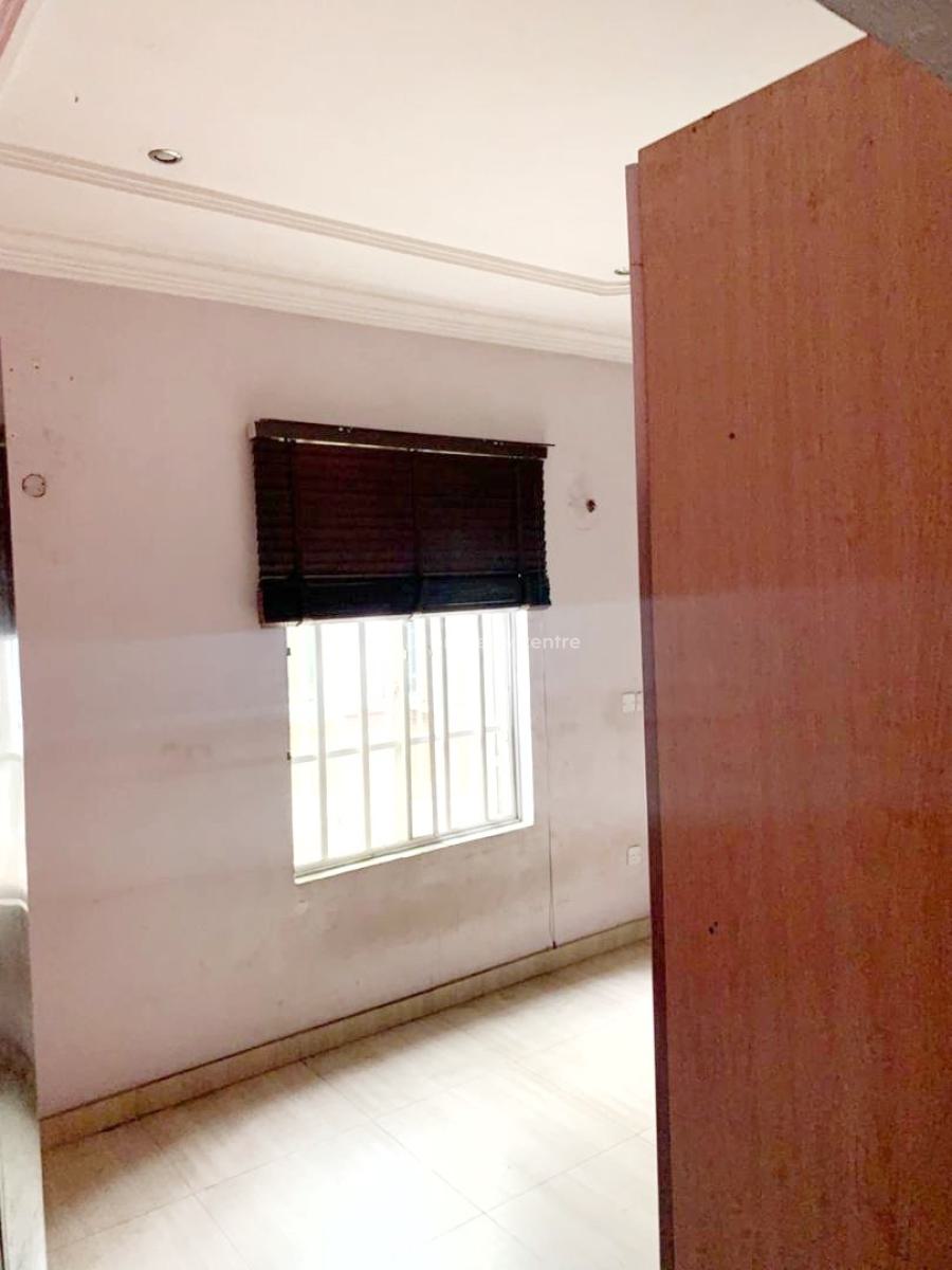 a Well Maintained Spacious 4 Bedroom Semi Detached Duplex, Omole Phase 2, Ikeja, Lagos, Semi-detached Duplex for Sale