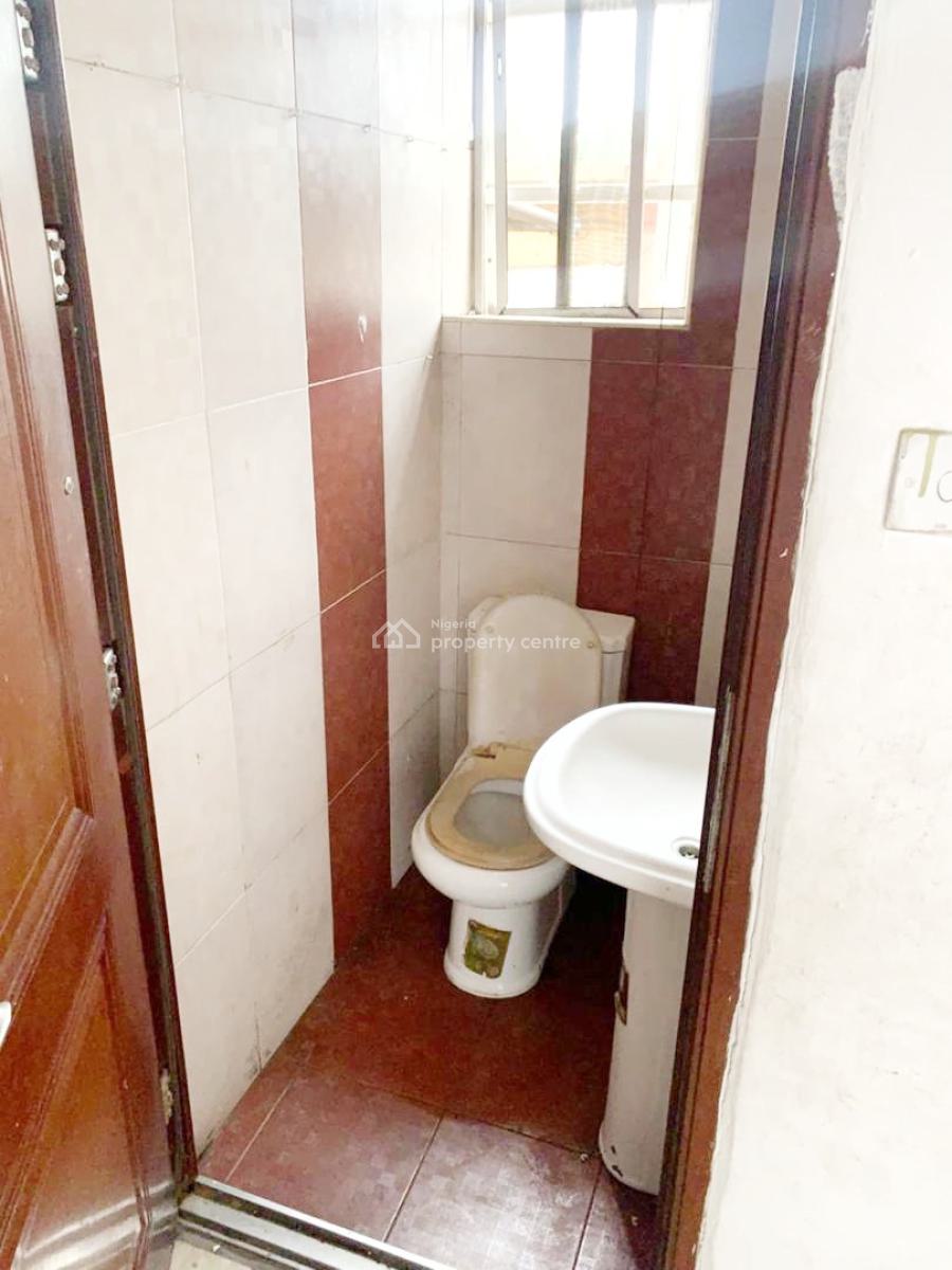 a Well Maintained Spacious 4 Bedroom Semi Detached Duplex, Omole Phase 2, Ikeja, Lagos, Semi-detached Duplex for Sale