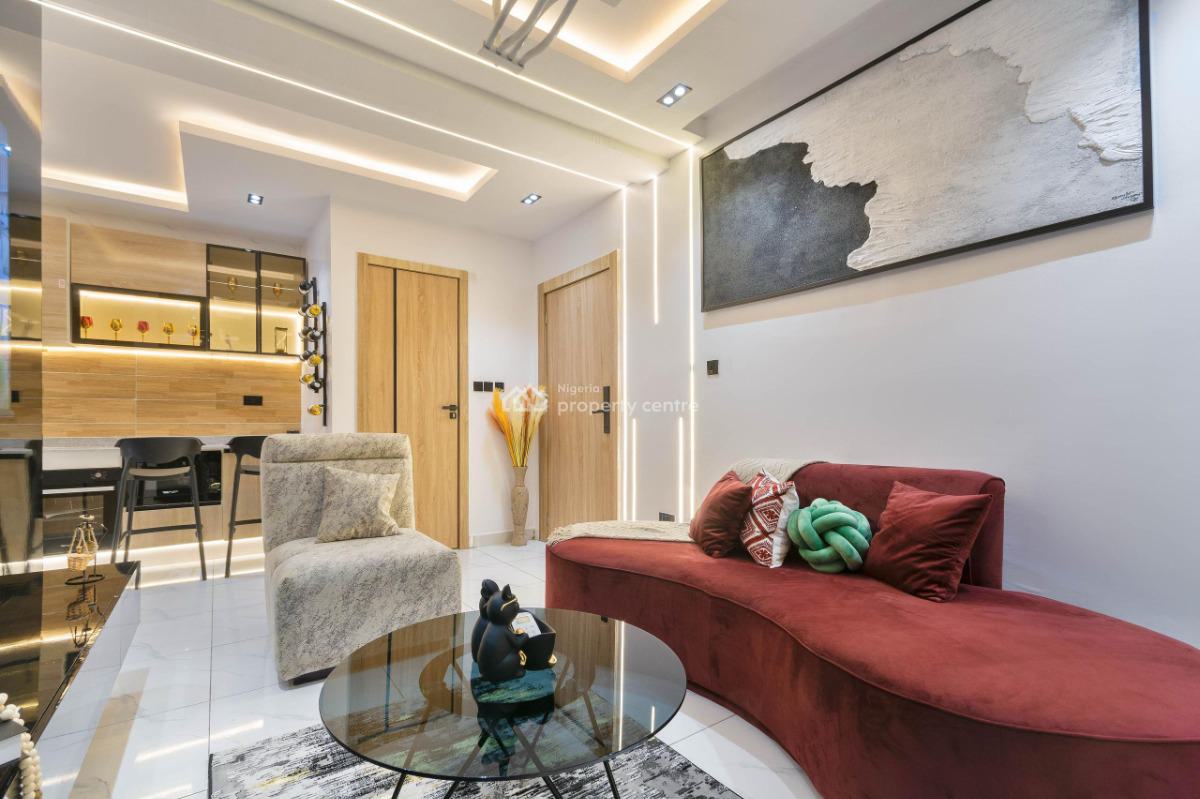 Tomi Alexa One Bedroom Apartment with Ps5 and Ceiling Mirror, Ologolo, Lekki, Lagos, Flat / Apartment Short Let