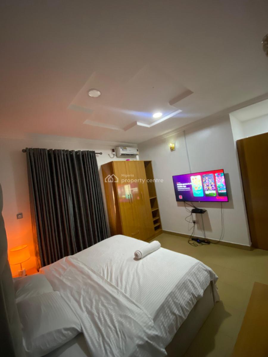 Tomi Luxurious 3 Bedroom Duplex with Mouth Watering Facilities, George Crescent Agbalajobi Estate, Wempco Road, Agidingbi, Ikeja, Lagos, Flat / Apartment Short Let