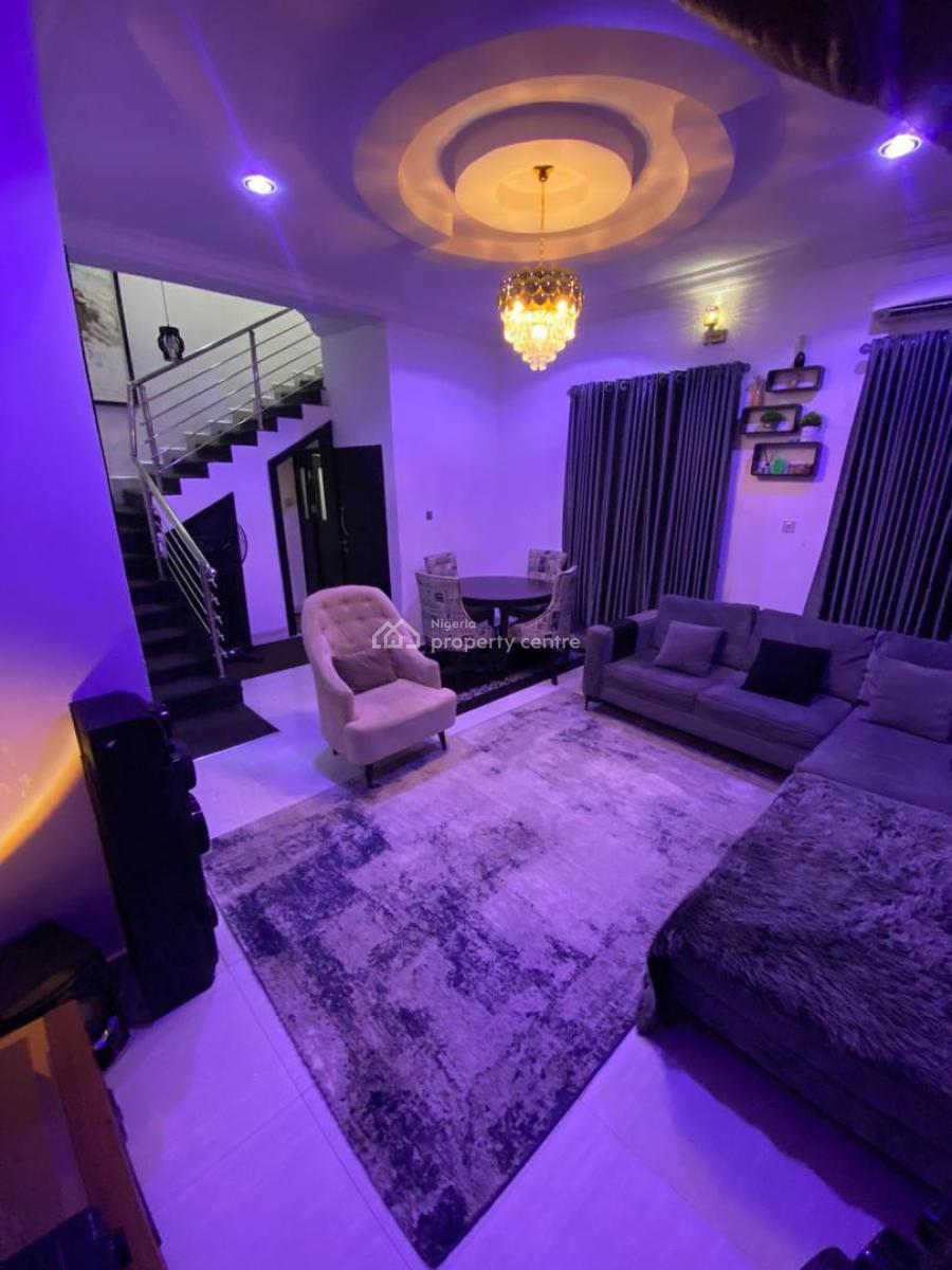 Tomi Luxurious 3 Bedroom Duplex with Mouth Watering Facilities, George Crescent Agbalajobi Estate, Wempco Road, Agidingbi, Ikeja, Lagos, Flat / Apartment Short Let