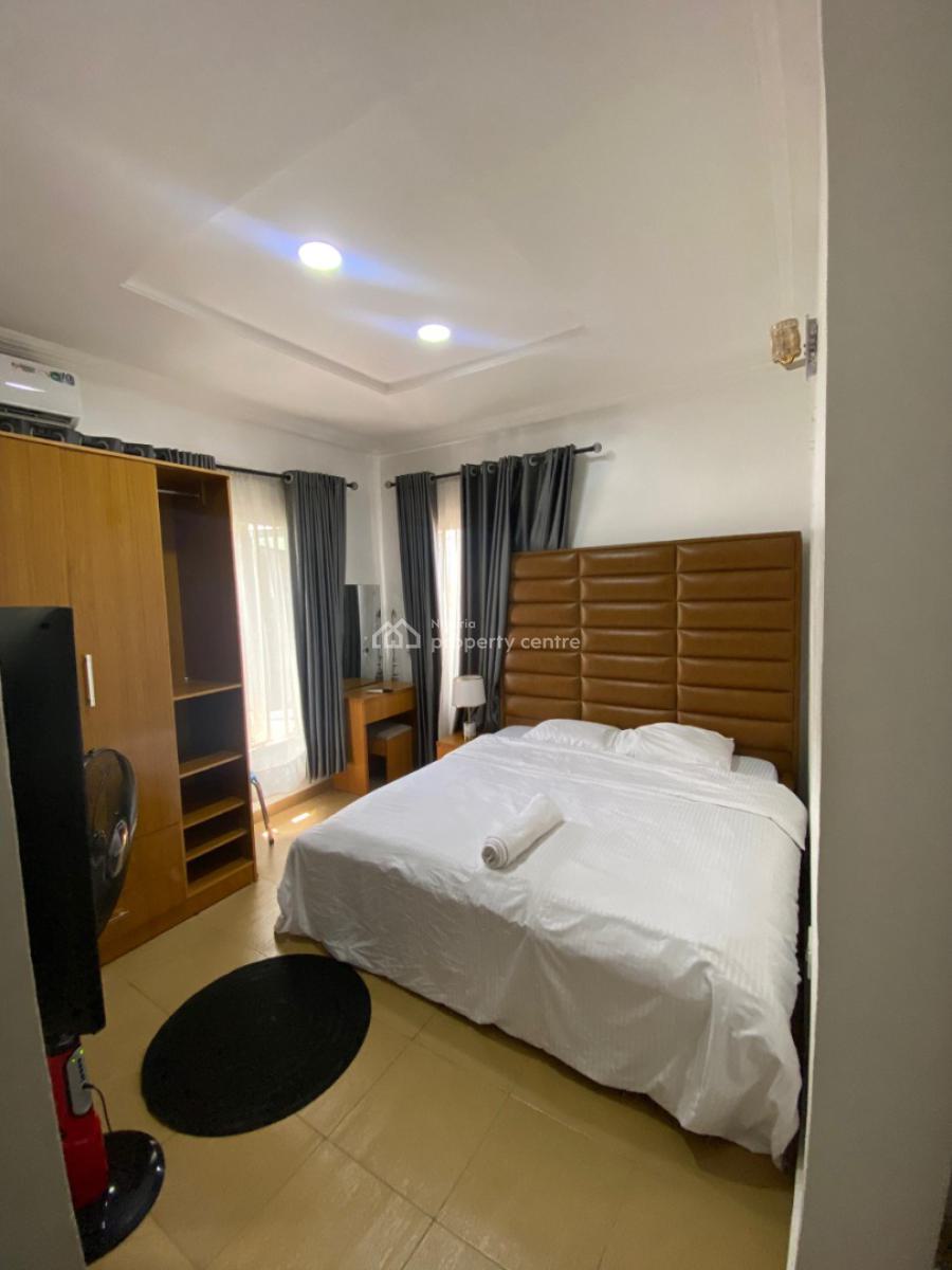 Tomi Luxurious 3 Bedroom Duplex with Mouth Watering Facilities, George Crescent Agbalajobi Estate, Wempco Road, Agidingbi, Ikeja, Lagos, Flat / Apartment Short Let