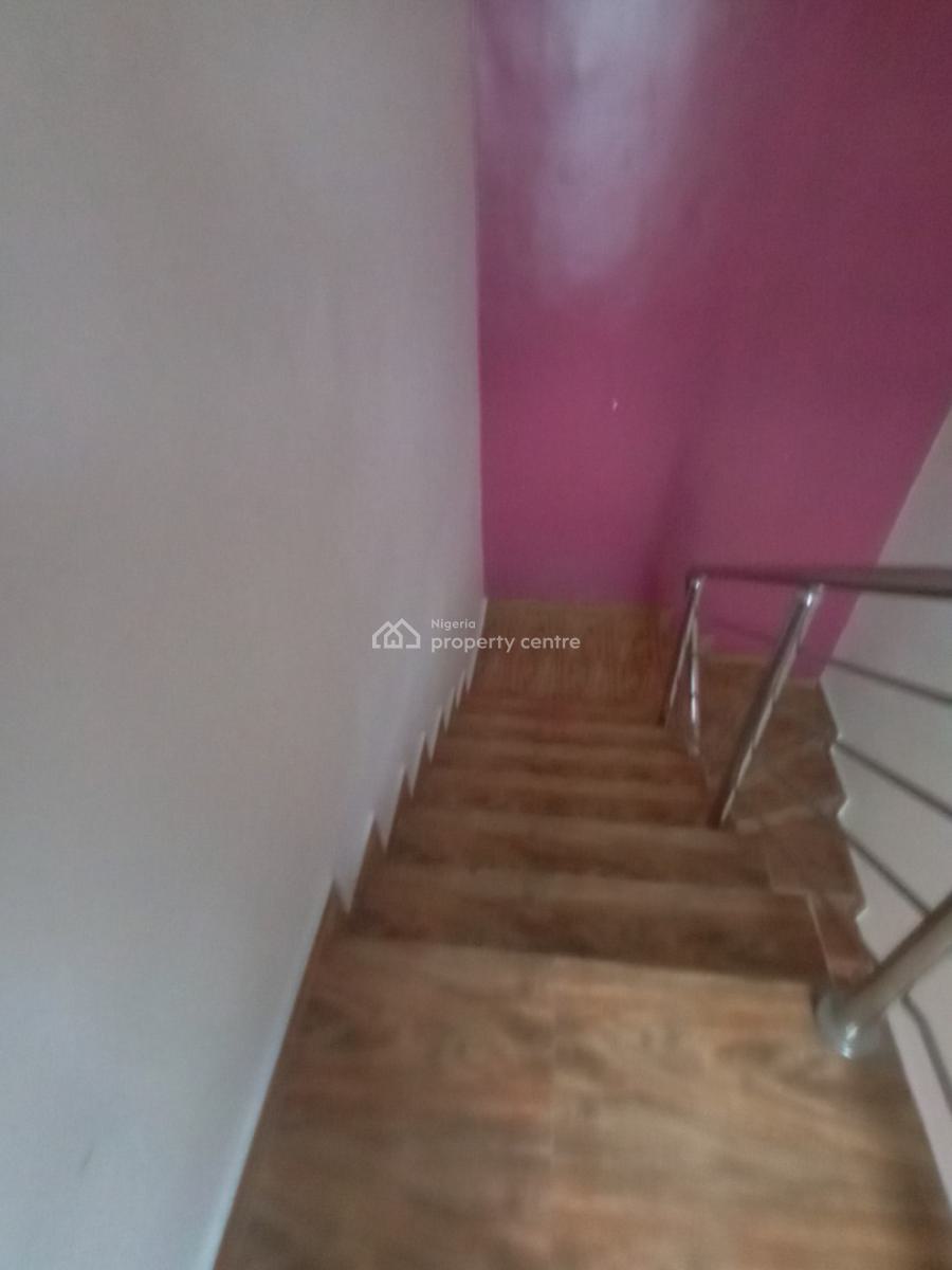 Fully Serviced 2 Bedroom Flat Upstairs, Agungi, Lekki, Lagos, Flat / Apartment for Rent
