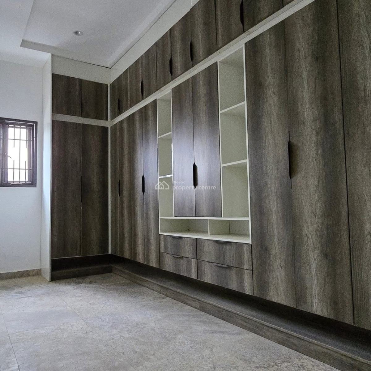 7 Bedrooms Ambassadorial Serviced Mansion,bq,chalet,pool,elevator,cctv, Guzape District, Abuja, Detached Duplex for Sale