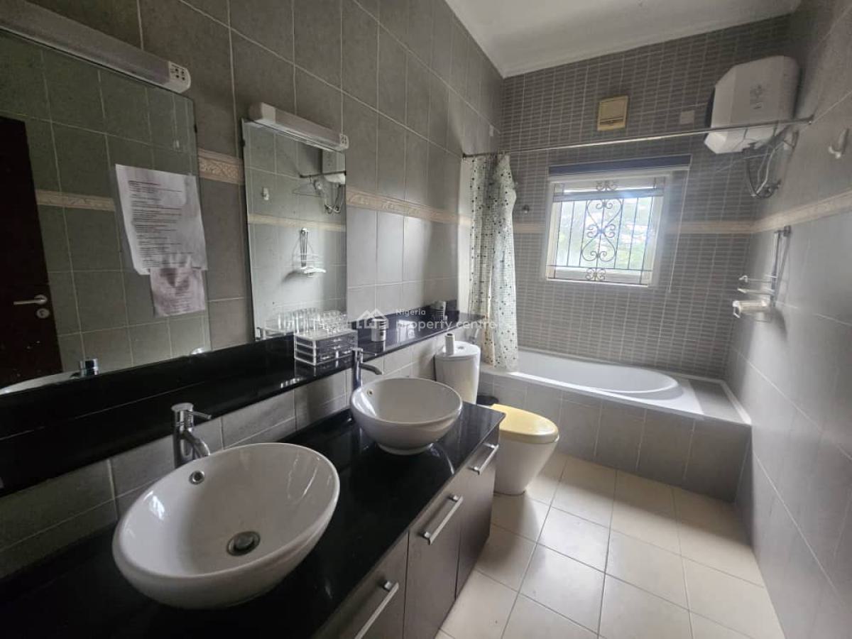 Commercial Building, Victoria Island (vi), Lagos, Commercial Property for Rent