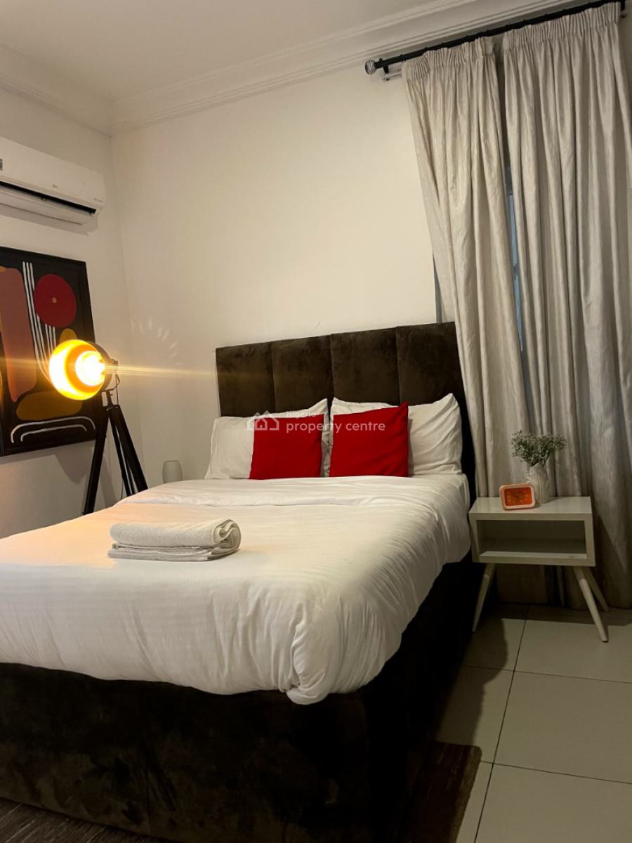Lush 2 Bedroom Apartment, Off Admiralty Way, Lekki Phase 1, Lekki, Lagos, Flat / Apartment Short Let