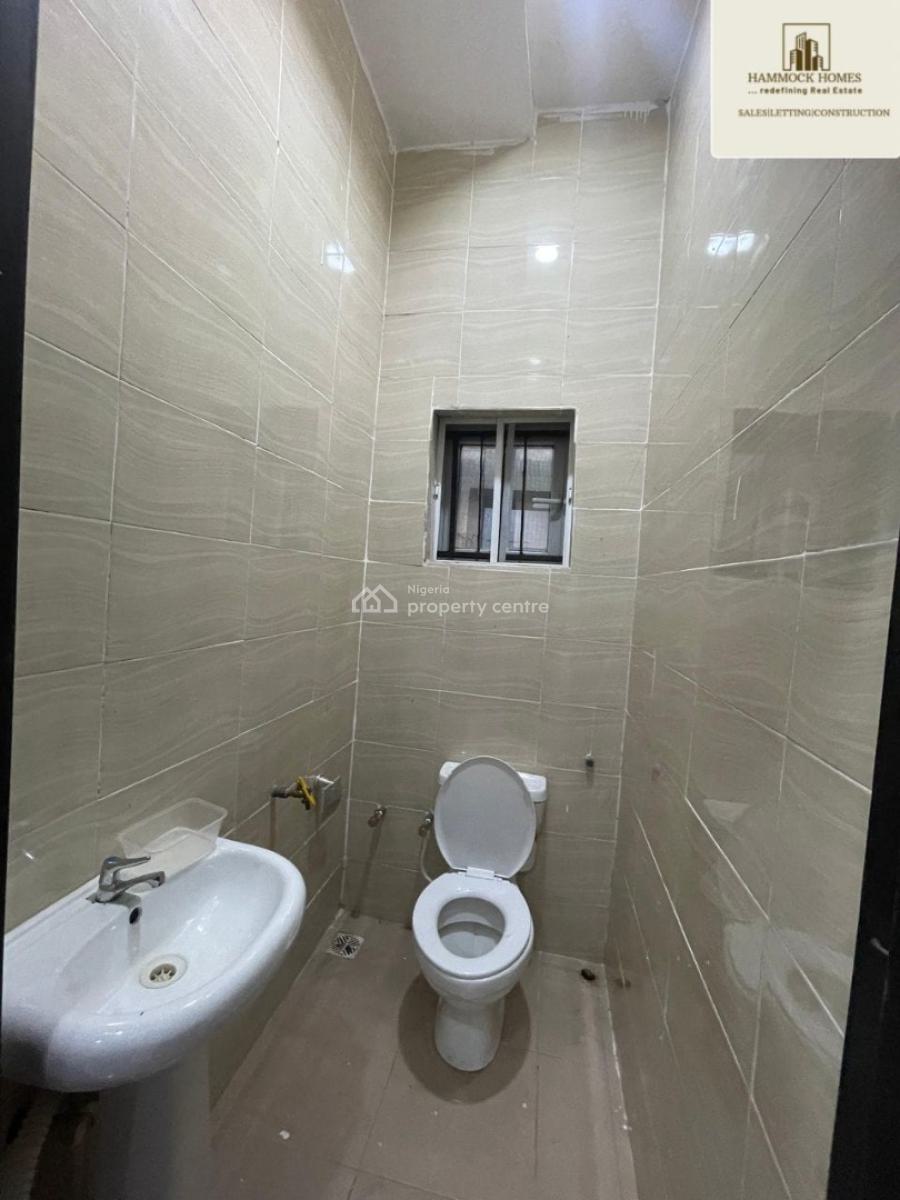 Well-maintained 2-bedroom Bungalow, Kolapo Ishola Gra Ii, Akobo, Ibadan, Oyo, Detached Bungalow for Rent