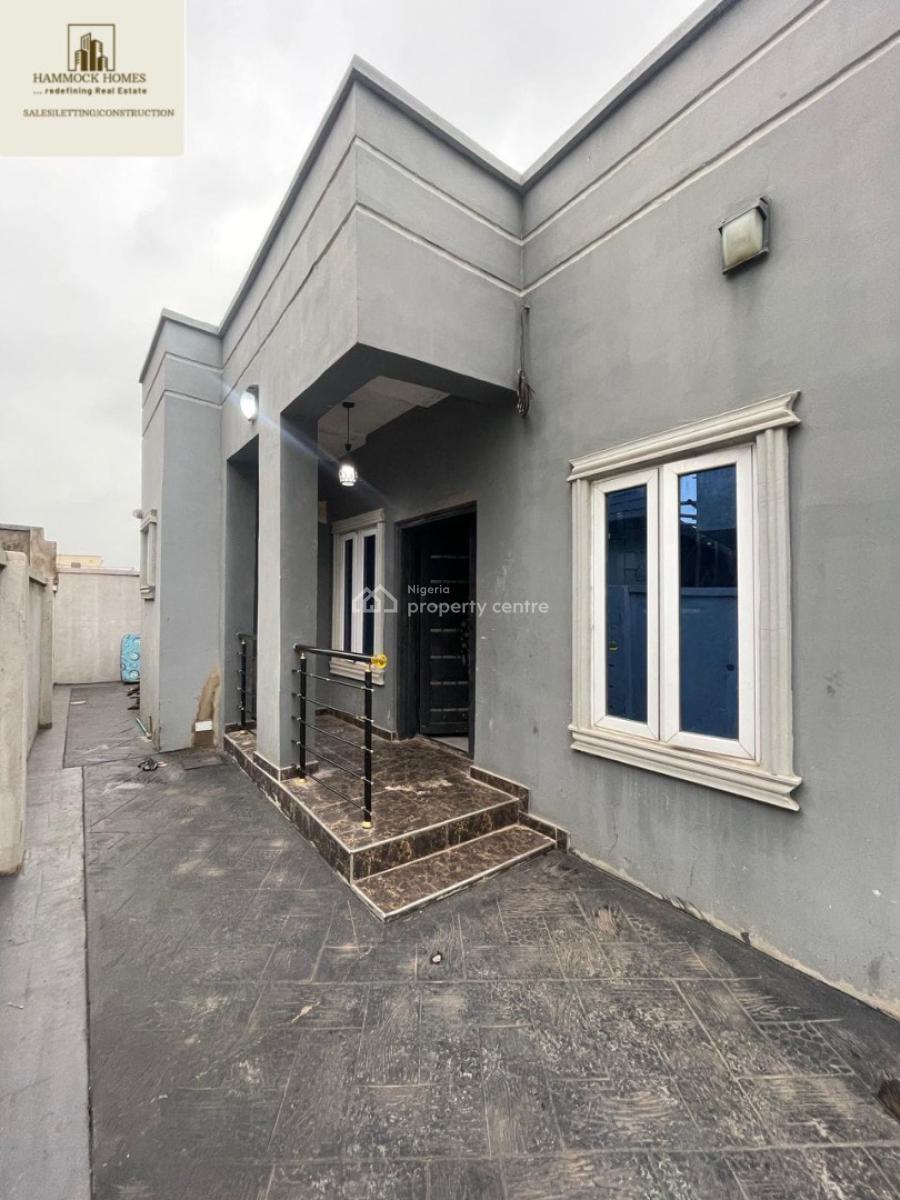 Well-maintained 2-bedroom Bungalow, Kolapo Ishola Gra Ii, Akobo, Ibadan, Oyo, Detached Bungalow for Rent