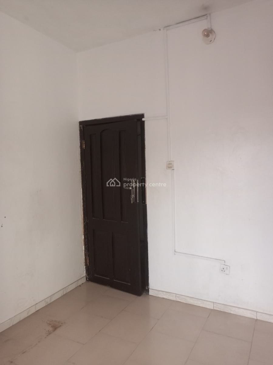 Large 2 Bedroom Apartment, Igbo Efon, Lekki, Lagos, Flat / Apartment for Rent