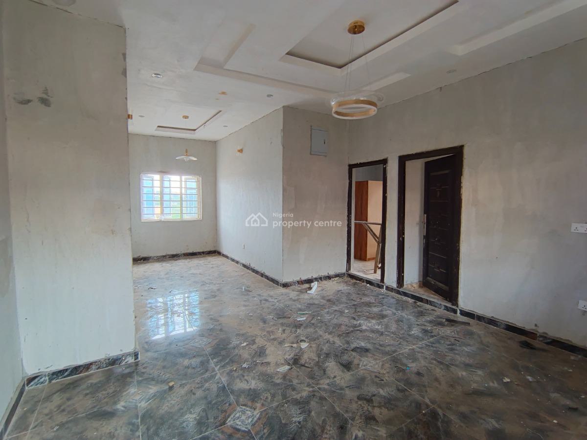 2 Bedroom Flat, Elepe Ijede Road, Ikorodu, Lagos, Flat / Apartment for Rent