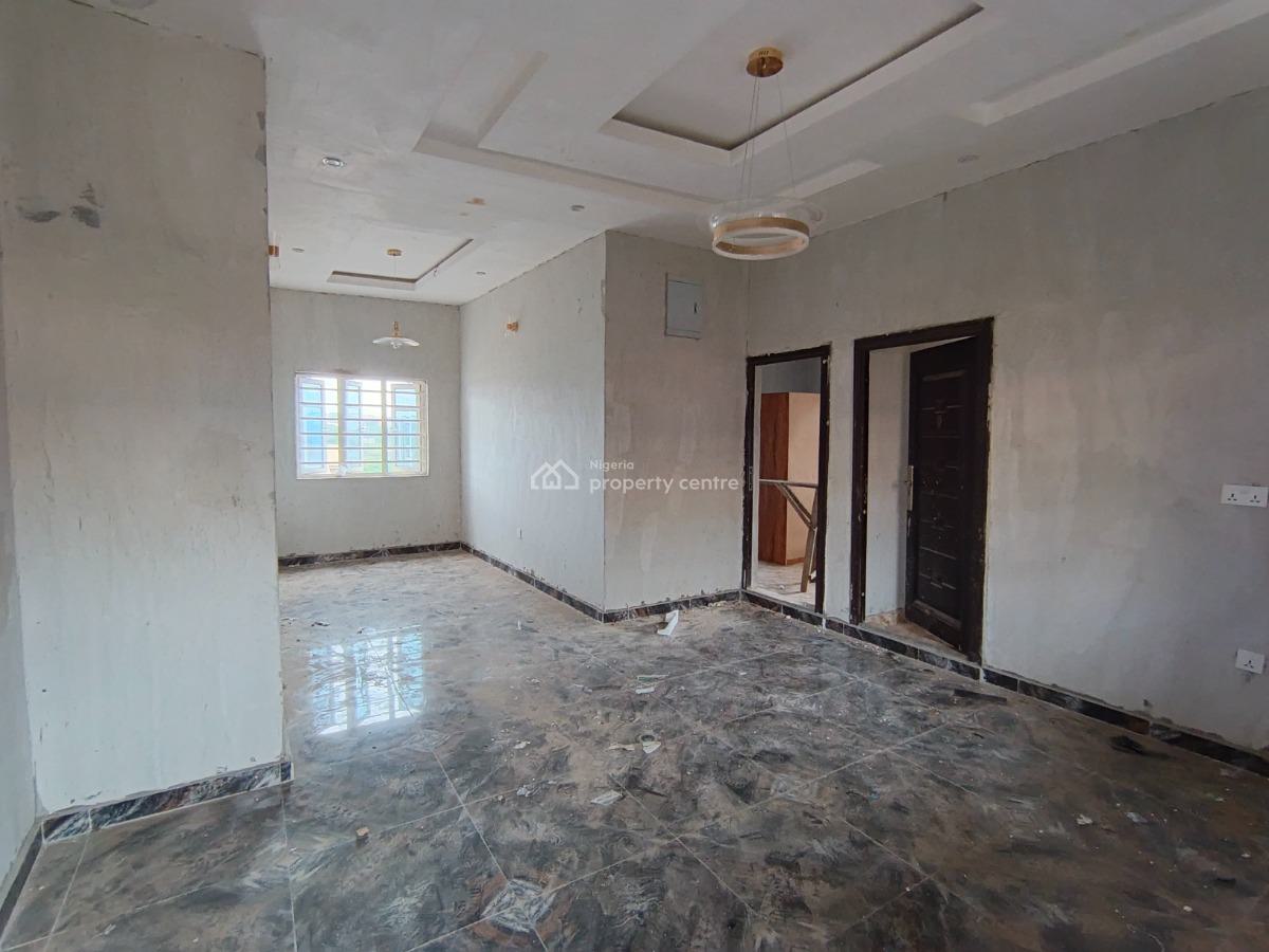 2 Bedroom Flat, Elepe Ijede Road, Ikorodu, Lagos, Flat / Apartment for Rent